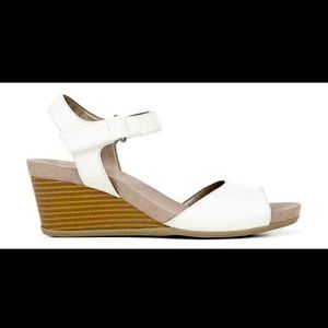 SOLD:LifeStride Nola Wedge Sandal Sz 10M